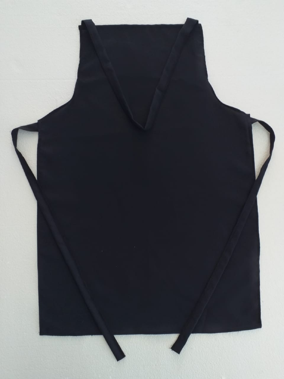 MANDIL DE TELA PARA COCINA O BAR LISO S/BOLSA EN COLOR NEGRO